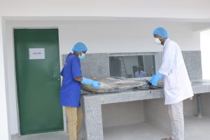 ECHANTILLON EN PHASE DE TRANSFERT DE LA RECEPTION AU LOCAL DE PRELEVEMENT