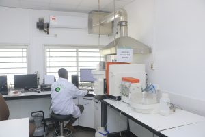 POSTE DE DOSAGE DES METAUX AVEC SAA