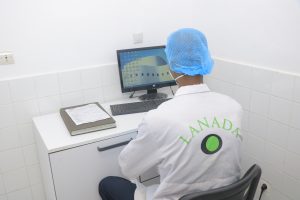 POSTE DE SAISIE DES RESULTATS AU SERVICE DE MICROBIOLOGIE