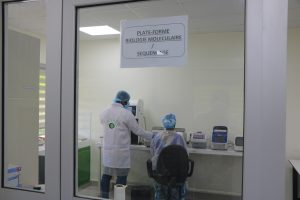 SALLE DE BIOLOGIE MOLÉCULAIRE (PCR CLASSIQUE) - LABORATOIRE DE VIROLOGIE