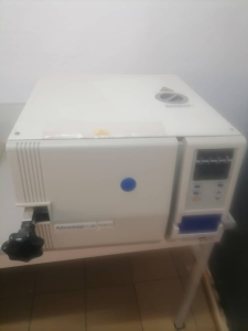 STERILISATEUR A VAPEUR SOUS PRESSION